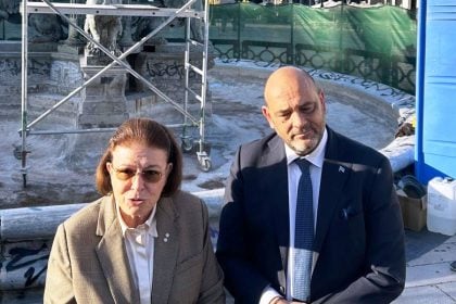 Μενδώνη: "Ευθύνη του Δήμου τα συντριβάνια - Κατά παρέκκλιση οι εργασίες από το Υπουργείο"