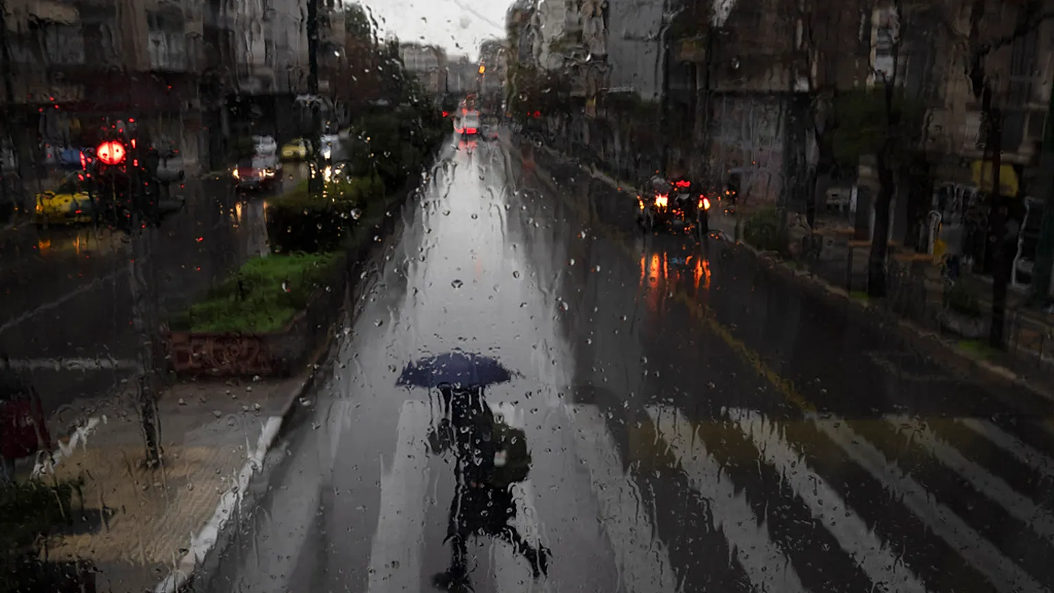 Τσατραφύλλιας: «Εμμονικές και επικίνδυνες καταιγίδες τις επόμενες ώρες στα βορειοδυτικά»