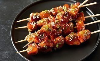 Μοσχαρίσια σουβλάκια με σάλτσα τεριγιάκι