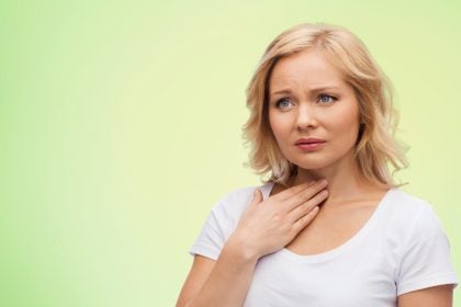 Πονόλαιμος: Τέσσερα top γιατροσόφια που βρίσκονται στην κουζίνα μας