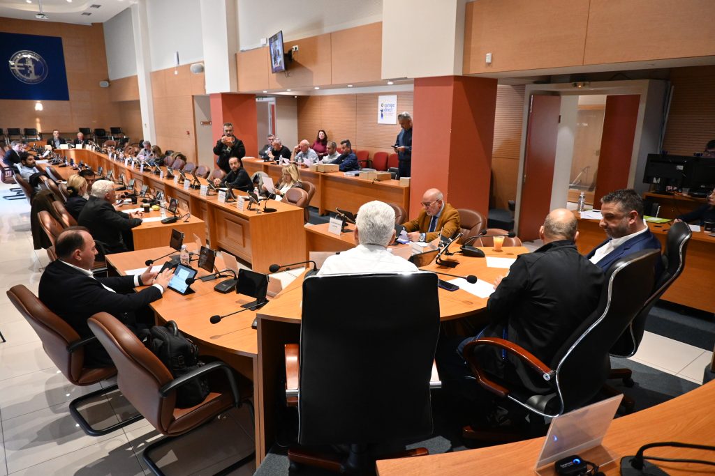 Ομόφωνη αντίθεση του Περιφερειακού Συμβουλίου στην απόφαση για το κλείσιμο των υποκαταστημάτων ΕΛΤΑ (ΒΙΝΤΕΟ)