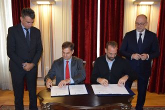 Υπογραφή Μνημονίου Συνεργασίας της Περιφέρειας Δυτικής Ελλάδας με το Υπουργείο Εξωτερικών για τη λειτουργία Γραφείου Εξωστρέφειας