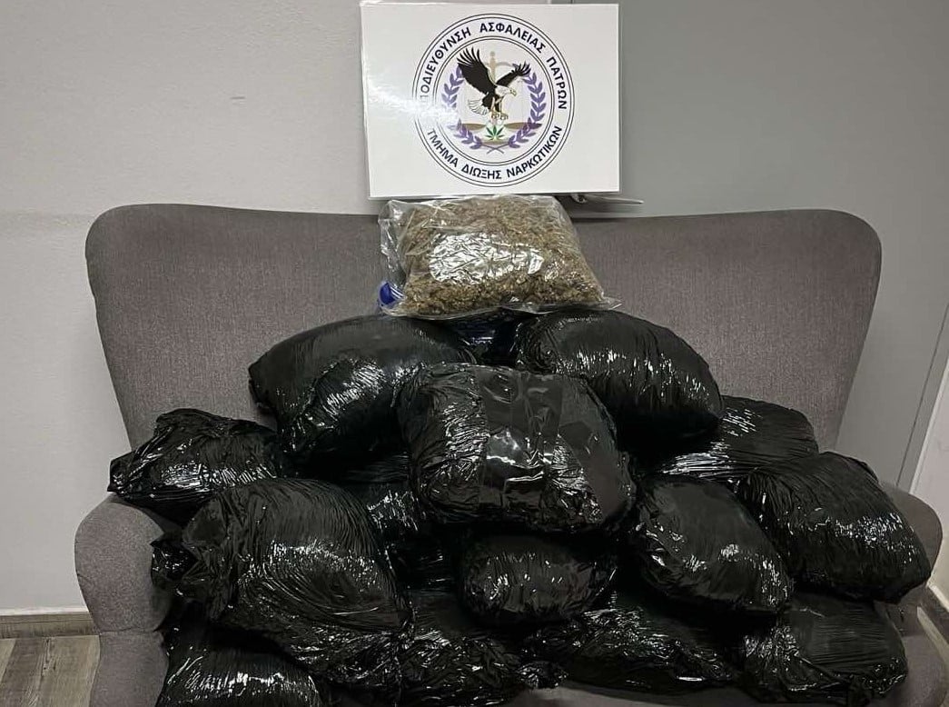 Πάτρα: Μεγάλη ποσότητα χασίς σε σπίτι γνωστού επαγγελματία - Τι βρήκαν οι αστυνομικοί, πώς σχετίζεται με τις προ ημερών έρευνες για ναρκωτικά και όπλα