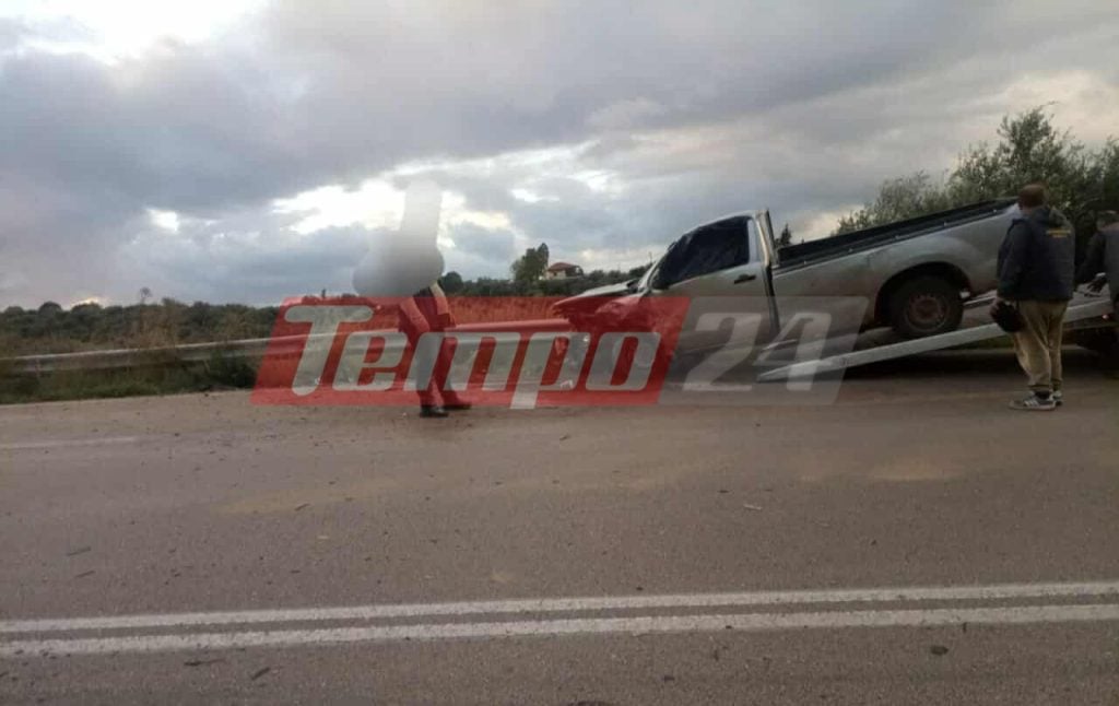 Πάτρα: Σφοδρή σύγκρουση δύο ΙΧ - Οι πυροσβέστες απεγκλώβισαν έναν τραυματία ΦΩΤΟ