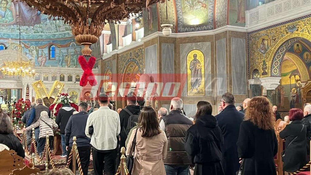 Η Πάτρα τιμά με λαμπρότητα τον Πολιούχο της, Άγιο Ανδρέα - Χιλιάδες πιστοί συρρέουν στον Ναό - Δείτε live την Θεία Λειτουργία ΦΩΤΟ