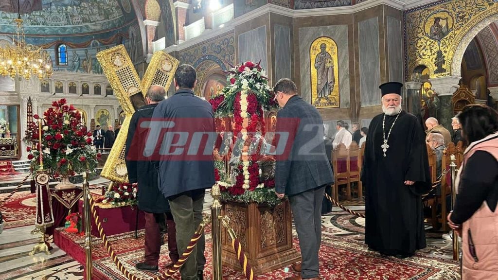 Η Πάτρα τιμά με λαμπρότητα τον Πολιούχο της, Άγιο Ανδρέα - Χιλιάδες πιστοί συρρέουν στον Ναό - Δείτε live την Θεία Λειτουργία ΦΩΤΟ