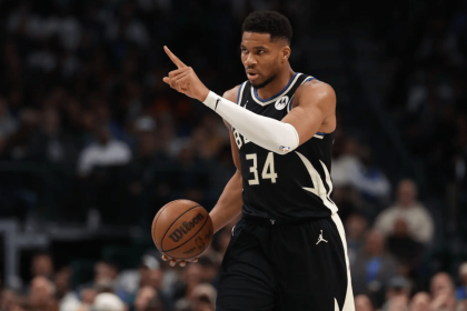 Μπακς – Χόρνετς 147-134: «Καθάρισε» ο Αντετοκούνμπο στην παράταση