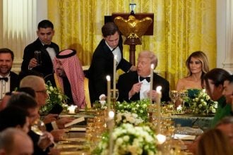 Με Έλον Μασκ και Κριστιάνο Ρονάλντο το επίσημο δείπνο του Τραμπ στον πρίγκιπα Μοχάμεντ μπιν Σαλμάν