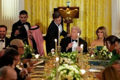Με Έλον Μασκ και Κριστιάνο Ρονάλντο το επίσημο δείπνο του Τραμπ στον πρίγκιπα Μοχάμεντ μπιν Σαλμάν