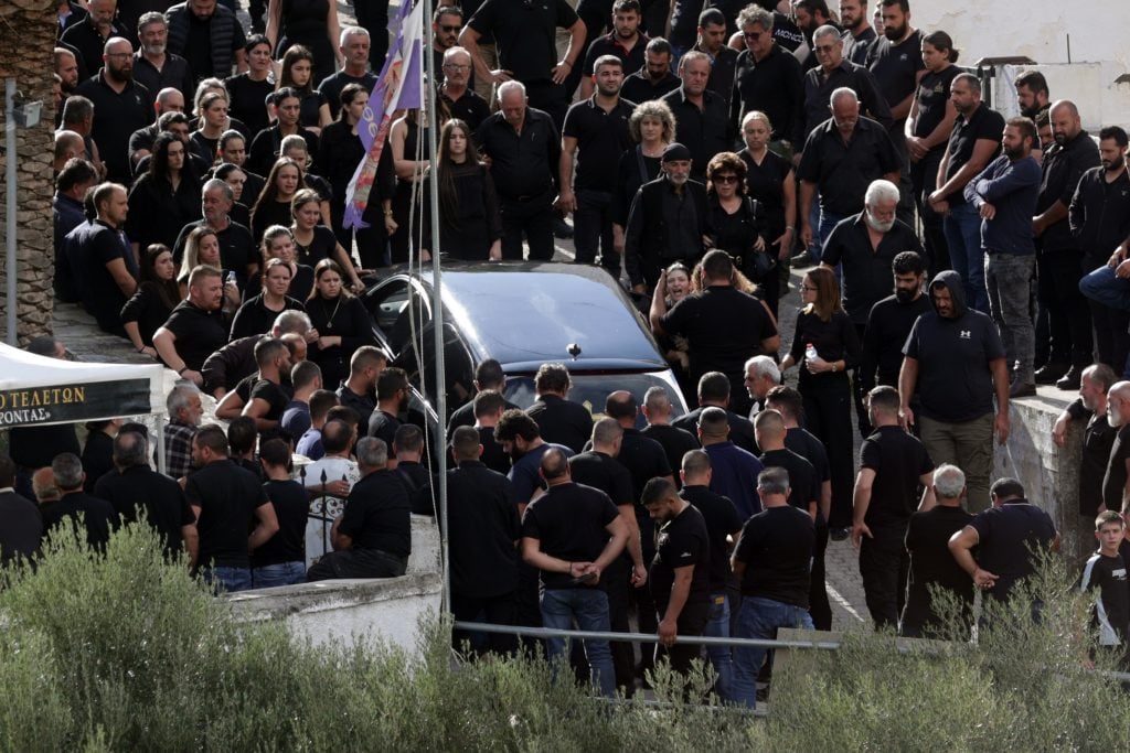 Βορίζια: Σπαραγμός στην κηδεία του 39χρονου – Δρακόντεια τα μέτρα ασφαλείας (ΦΩΤΟ)