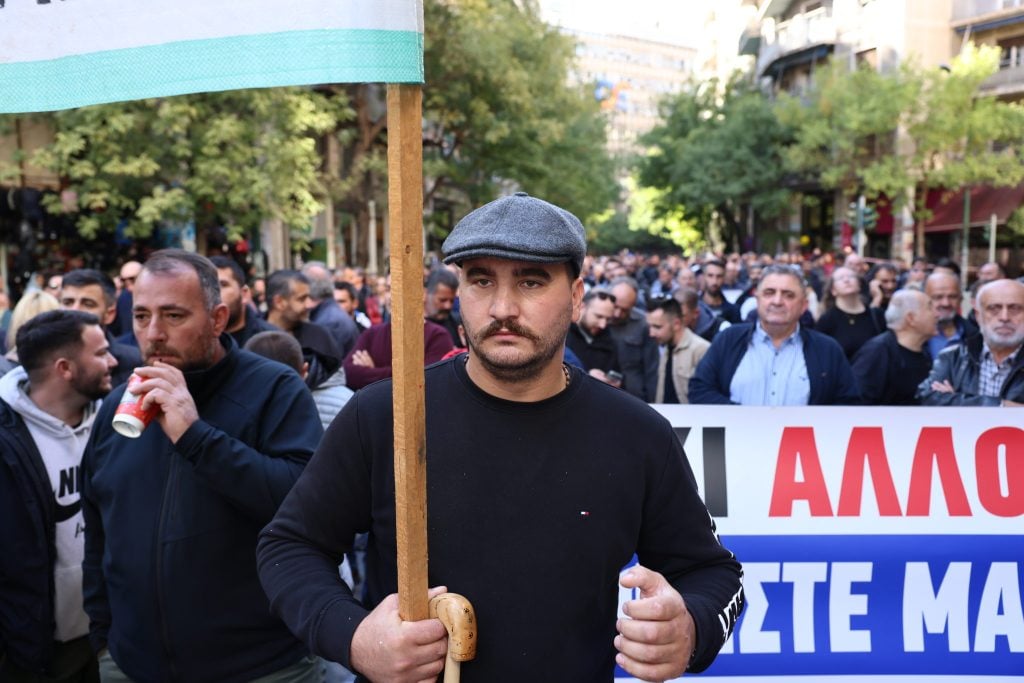 Συνάντηση με τον Κ. Τσιάρα είχαν εκπρόσωποι των αγροτών - «Θα συνεχίσουμε τις κινητοποιήσεις αν δεν πληρωθούμε» 