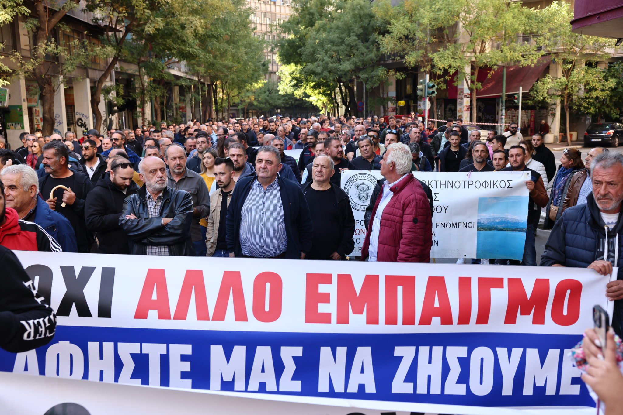 Συνάντηση με τον Κ. Τσιάρα είχαν εκπρόσωποι των αγροτών - «Θα συνεχίσουμε τις κινητοποιήσεις αν δεν πληρωθούμε» 