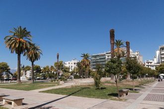 Πάτρα: Άνδρας προκάλεσε αναστάτωση στα Ψηλαλώνια - Κυκλοφορούσε γυμνός ανάμεσα σε οικογένειες και παιδιά!