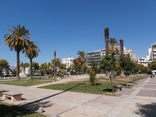 Πάτρα: Άνδρας προκάλεσε αναστάτωση στα Ψηλαλώνια - Κυκλοφορούσε γυμνός ανάμεσα σε οικογένειες και παιδιά!