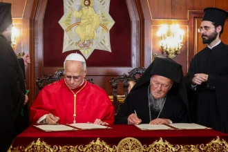 Ιστορικές στιγμές στο Φανάρι: Κοινό μήνυμα των προκαθημένων του Χριστιανισμού για ενότητα και συμπόρευση