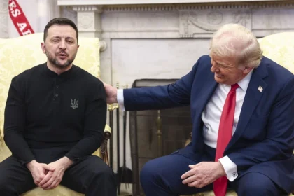 Καθ΄οδόν προς τις ΗΠΑ η ουκρανική διαπραγματευτική ομάδα - Μια «αξιοπρεπή ειρήνη» ζητά ο Ζελένσκι