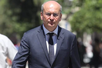 Χατζηδάκης για ΕΛΤΑ: Δεν έχω λόγο να αναλάβω ευθύνες για χειρισμούς που δεν μου αναλογούν