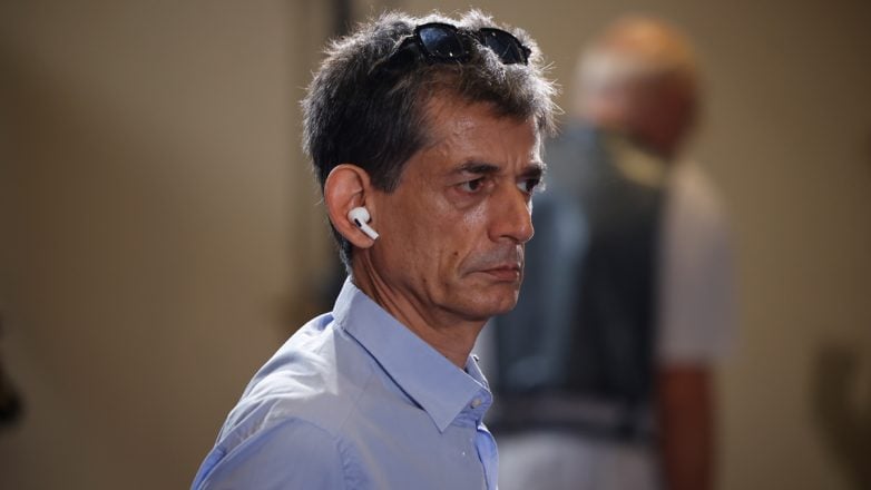 Καρανίκας για Τσίπρα: Ανερμάτιστος τιτλολάτρης – Άχρηστοι και αναχρονιστικοί οι συνεργάτες του