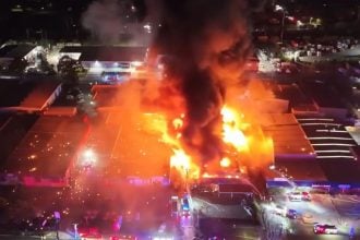 Δεξαμενή με χημικά εκτοξεύθηκε στον αέρα