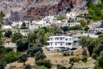 Δεν θα φύγουμε από τα σπίτια μας, δεν μας τρομάζουν οι απειλές, διαμηνύει η οικογένεια Φραγκιαδάκη - Πώς έγινε η παράδοση των τριών στα Βορίζια