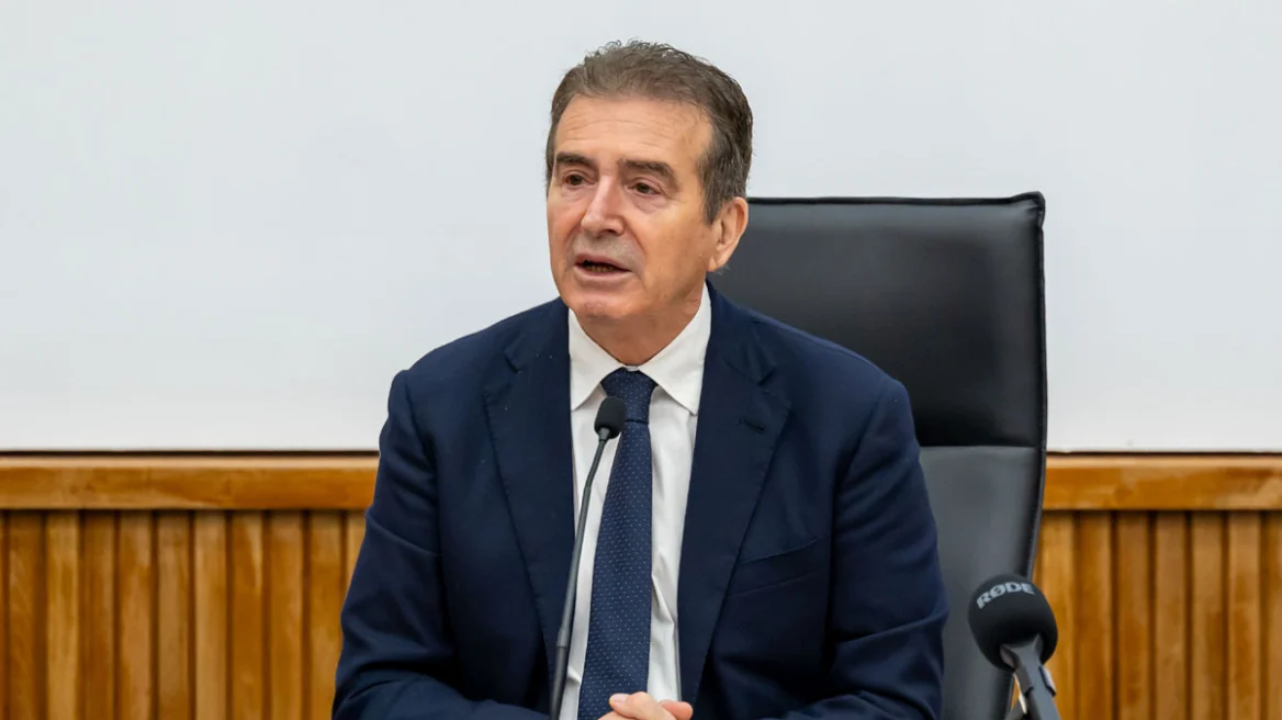 Χρυσοχοΐδης: Τέλος οι μπαλωθιές σε γάμους και βαφτίσεις στην Κρήτη - Όλα τα μέτρα για τα όπλα