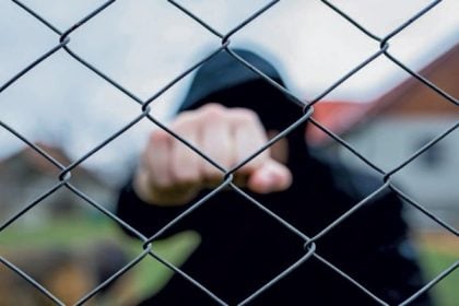 Άγριος ξυλοδαρμός και απαγωγή 16χρονου