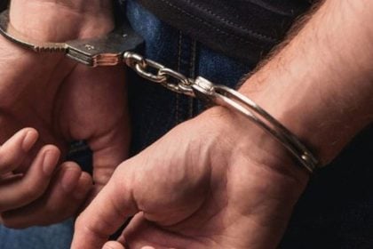 Στο αυτόφωρο ο τενόρος που συνελήφθη για τον ξυλοδαρμό του γιου του