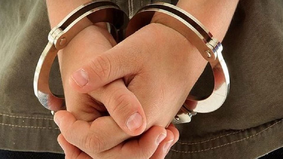 Αχαΐα: 13χρονος πήγε στο γήπεδο με μεταλλική πεταλούδα και συνελήφθη