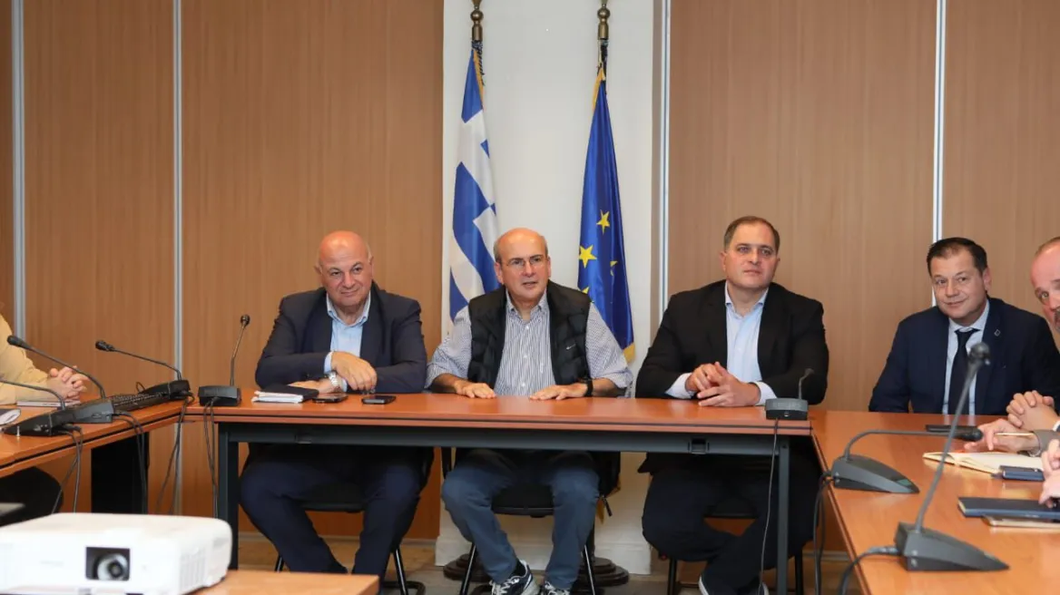 Σύσκεψη με Χατζηδάκη και Τσιάρα στον ΟΠΕΚΕΠΕ για την πληρωμή των αγροτικών επιδοτήσεων