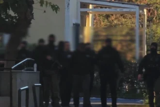 Βαρύ οπλοστάσιο, χρυσές λίρες και πάνω από €100.000 είχαν οι συλληφθέντες για τη δολοφονία του Γιάννη Λάλα-Τους ασκήθηκαν βαριές διώξεις