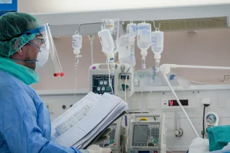 Πέθανε ο 22χρονος που κατάπιε αμάσητο ολόκληρο μπέργκερ για ένα challenge