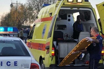 Εκτροπή λεωφορείου με 40 επιβάτες έξω από τον Ριζόμυλο του Βόλου – Στο νοσοκομείο 14 ελαφρά τραυματίες