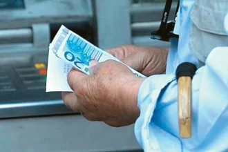 Μόνιμη ενίσχυση 250 ευρώ: Πώς μπορούν να ελέγξουν οι συνταξιούχοι εάν πληρούν τα κριτήρια