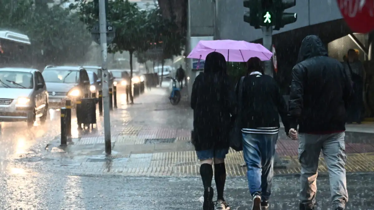 Καιρός: Ισχυρές βροχές και καταιγίδες φέρνει η κακοκαιρία Adel – Έκτακτο δελτίο επικίνδυνων καιρικών φαινομένων
