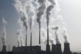 Οι εκπομπές CO2 της Κίνας παρέμειναν σταθερές ή μειώθηκαν τους τελευταίους 18 μήνες, σύμφωνα με ανάλυση
