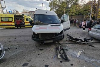 Σοβαρό τροχαίο με σύγκρουση πέντε οχημάτων