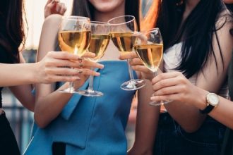 Δυτ. Ελλάδα: Ανήλικη μεταφέρθηκε στο νοσοκομείο έπειτα από κατανάλωση αλκοόλ σε κατάστημα υγειονομικού ενδιαφέροντος-Συνελήφθη ο ιδιοκτήτης