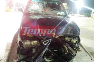 Πάτρα: Βρέθηκε στο ...γκρεμό μετά από τροχαίο - Άνοιξε η πόρτα του αυτοκινήτου από τη σφοδρή πρόσκρουση (ΦΩΤΟ)