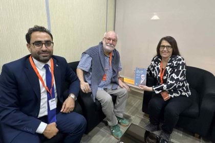 Αντώνης Σκιαθάς: Μιλώντας για ποίηση στα ΜΜΕ των Αραβικών Εμιράτων ΦΩΤΟ