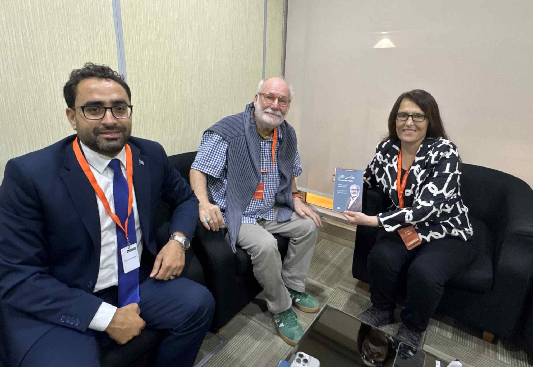 Αντώνης Σκιαθάς: Μιλώντας για ποίηση στα ΜΜΕ των Αραβικών Εμιράτων ΦΩΤΟ