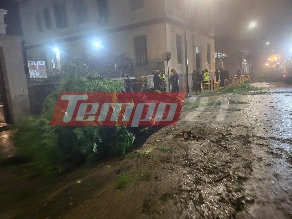 Πάτρα: Ασύλληπτες εικόνες από το πέρασμα του ανεμοστρόβιλου - Πυρετώδεις εργασίες των συνεργείων (ΦΩΤΟ - ΒΙΝΤΕΟ)