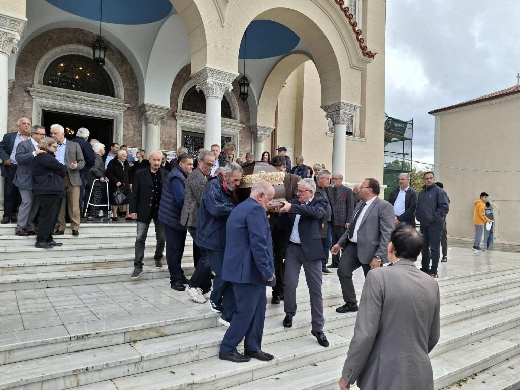 Πάτρα: Σε κλίμα συγκίνησης το τελευταίο αντίο στoν Θρασύβουλο Μαυρομμάτη - ΦΩΤΟ