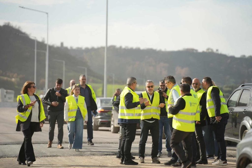Δήμας στην Πατρών Πύργου: Παραδίδεται το τελευταίο τμήμα της οδού-Παρών στα εγκαίνια ο Κ. Μητσοτάκης (ΦΩΤΟ)