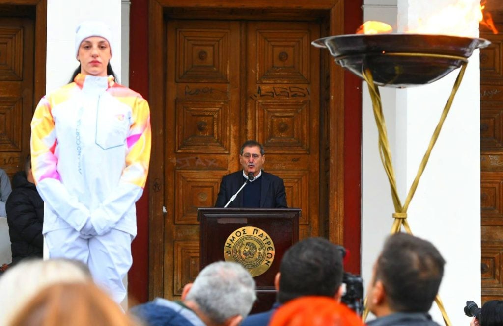 Η Ολυμπιακή Φλόγα άναψε στην Πάτρα (ΦΩΤΟ-ΒΙΝΤΕΟ)