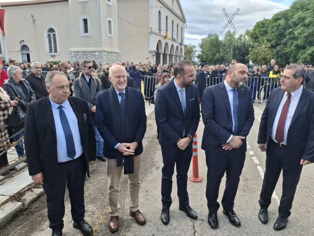 Η Πάτρα τιμά με λαμπρότητα τον Πολιούχο της, Άγιο Ανδρέα - Χιλιάδες πιστοί συρρέουν στον Ναό - Ξεκινά η Λιτανεία ΦΩΤΟ