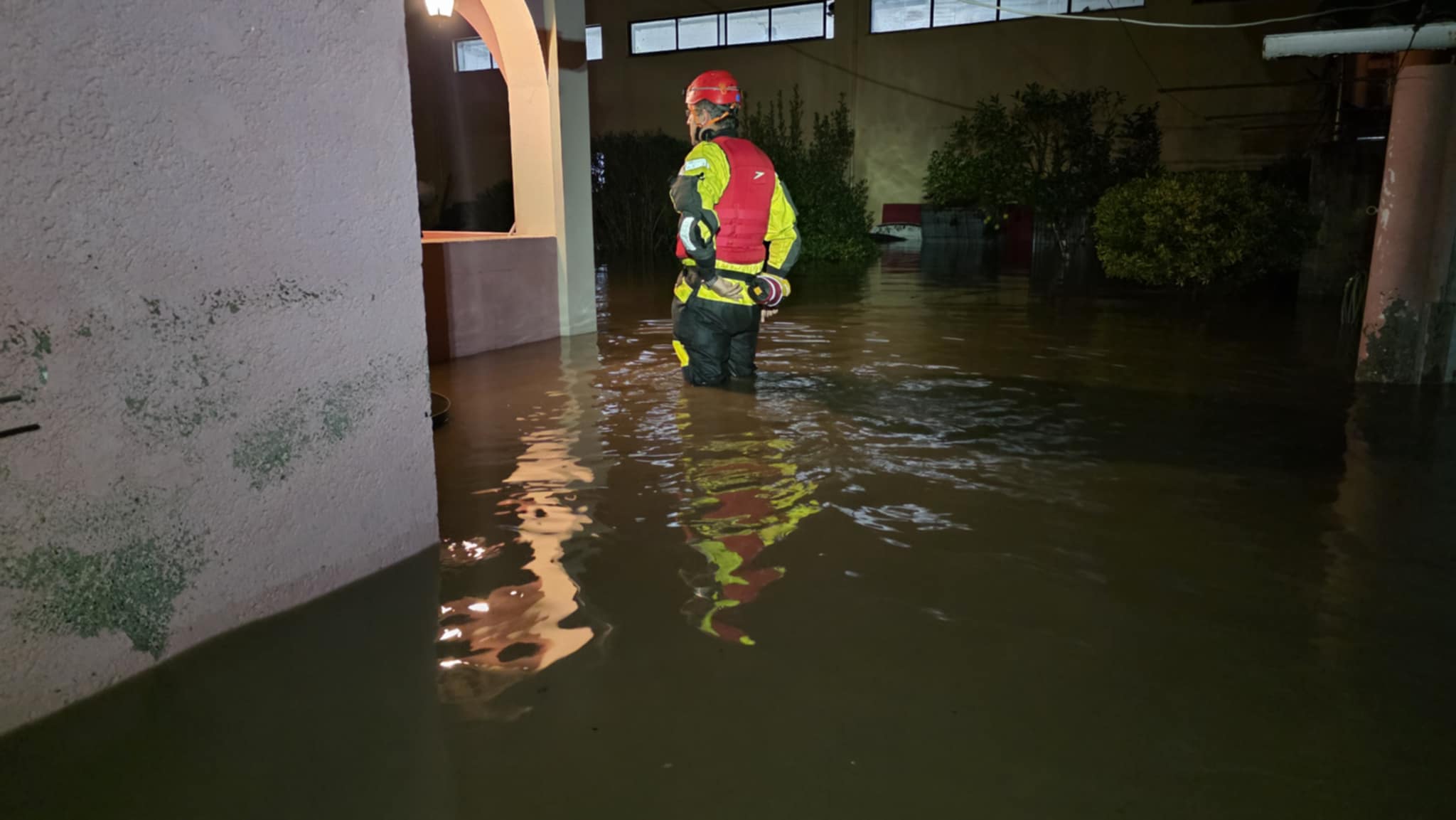 Η κακοκαιρία Adel "χτυπά" τη Δυτική Ελλάδα: Προβλήματα σε Αιτωλοακαρνανία και Κέρκυρα - Πλημμύρες και κλειστά σχολεία (ΦΩΤΟ & ΒΙΝΤΕΟ)