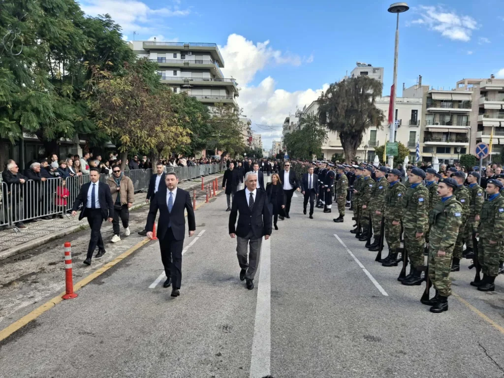 Η Πάτρα τιμά με λαμπρότητα τον Πολιούχο της, Άγιο Ανδρέα - Χιλιάδες πιστοί συρρέουν στον Ναό - Ξεκινά η Λιτανεία ΦΩΤΟ
