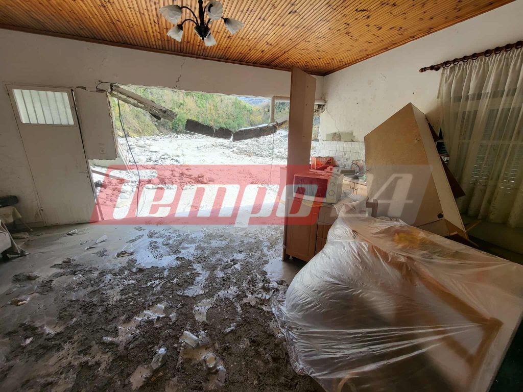 Κακοκαιρία: Σε κατάσταση έκτακτης ανάγκης περιοχές σε Ήπειρο και Καστοριά – Σπίτια κατέρρευσαν και κόπηκαν στη μέση- «Βομβαρδισμενο τοπίο» τα Τζουμέρκα-ΦΩΤΟ