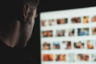 Απάτες μέσω… Διαδικτύου με «άρωμα» ερωτισμού