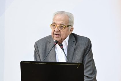 Την Πέμπτη το μεσημέρι η πολιτική κηδεία του Αλέκου Φλαμπουράρη